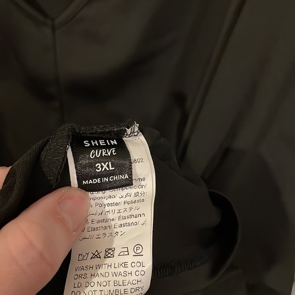 SHEIN Curve Size 3XL Black V-Neck with Fringe Sleeves - Picture 5 of 5